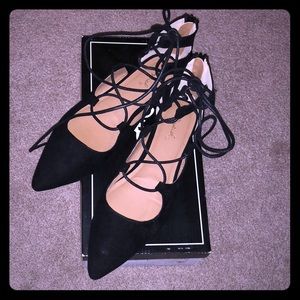 🆕 Black lace up flats